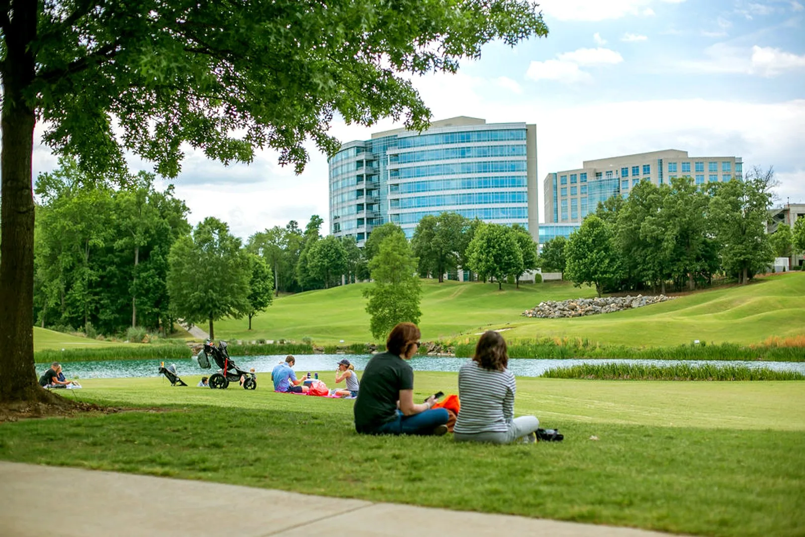 Oro_Luxury_Apartment_Community-Neighborhood9_Charlotte_NC