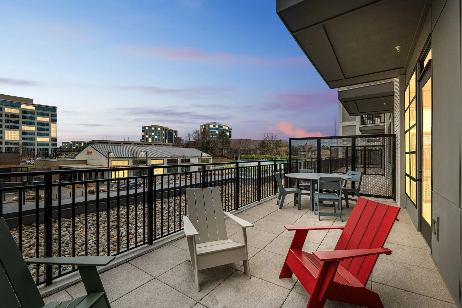 Oro_LuxuryApartmentCommunity_Balcony_Ballantyne