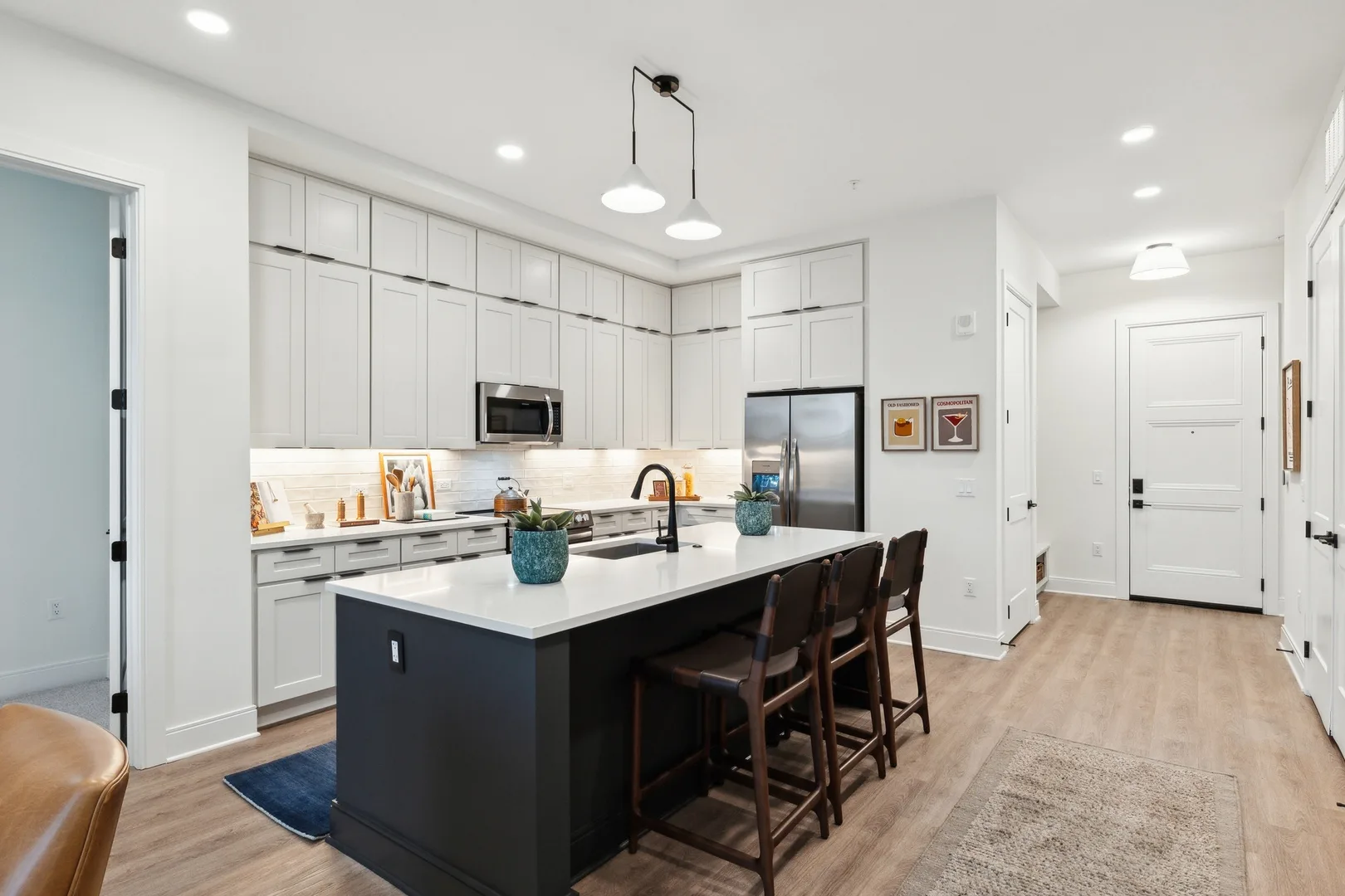 Oro_LuxuryApartmentCommunity_Kitchen_Ballantyne