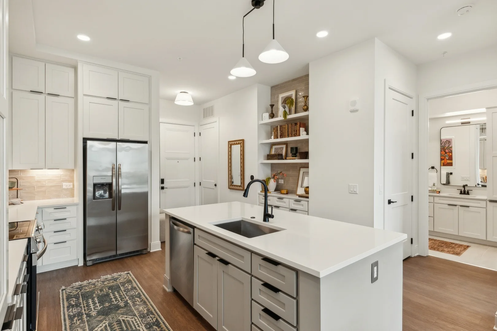 Oro_LuxuryApartmentCommunity_Kitchen_Ballantyne
