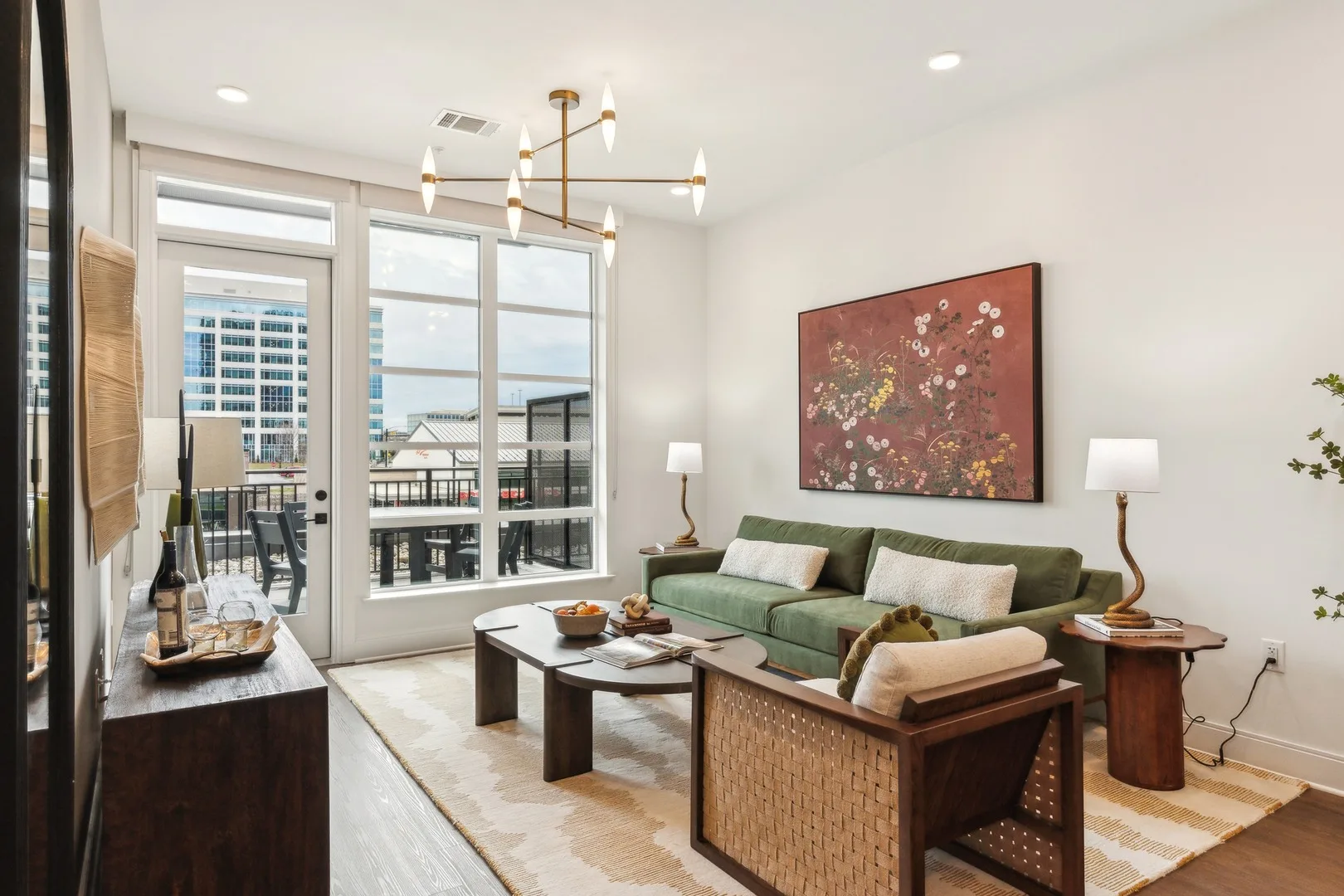 Oro_LuxuryApartmentCommunity_Living_Ballantyne
