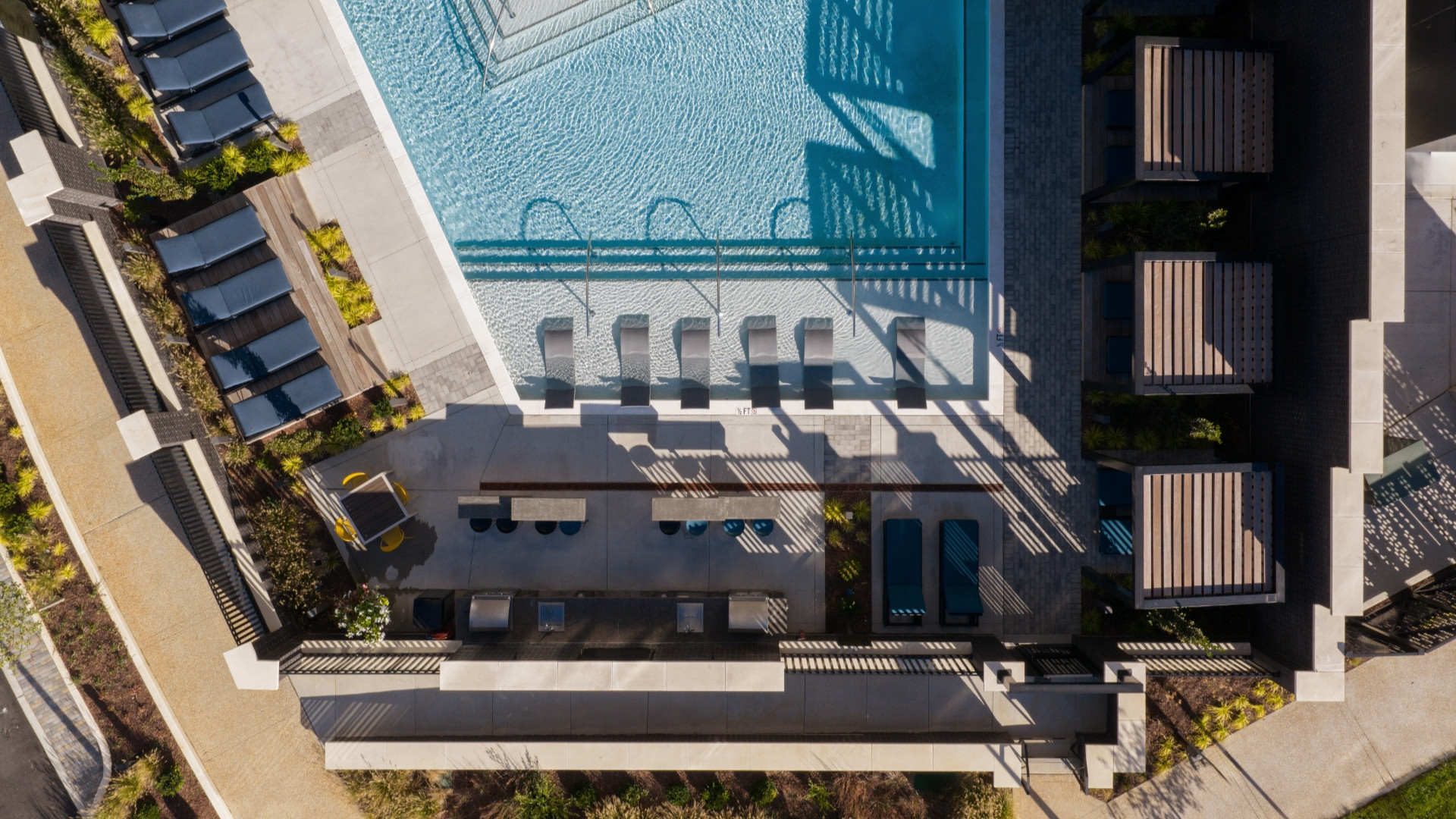 Oro Ballantyne Pool